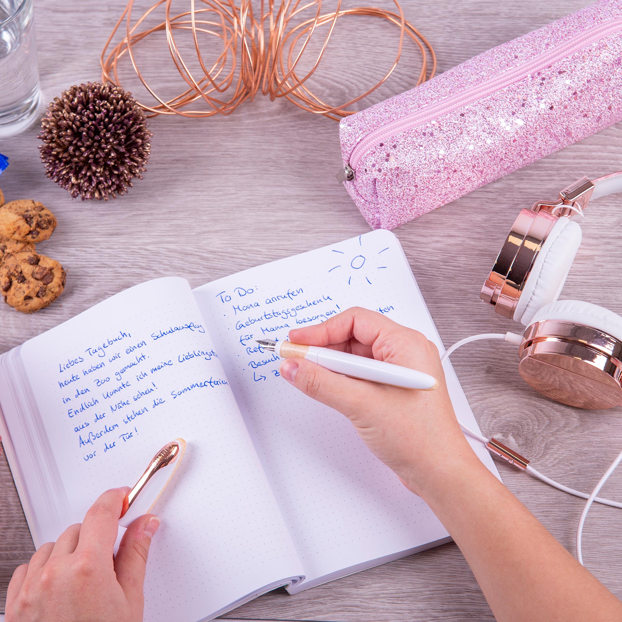 Bulletjournal mit handschriftlichen Einträgen